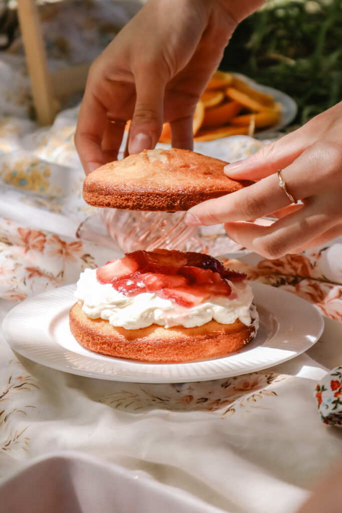 spring picnic cakes