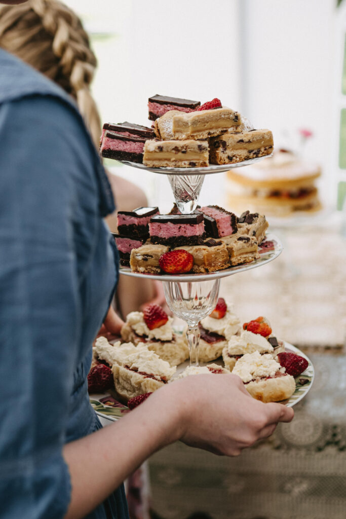 spring wedding food