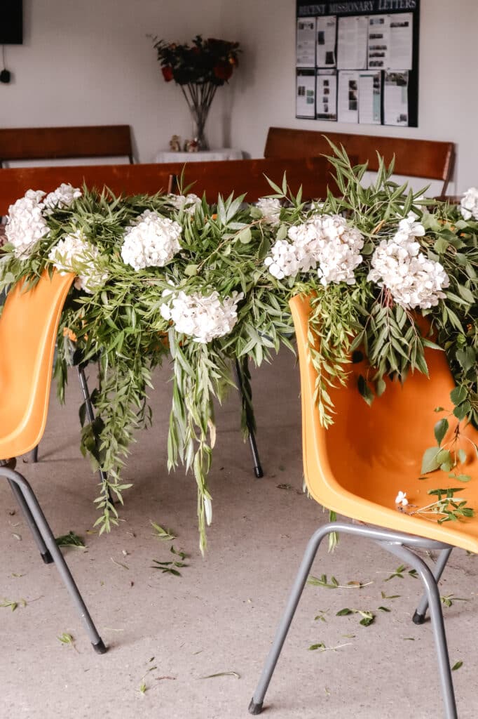 diy hanging flowers from ceiling